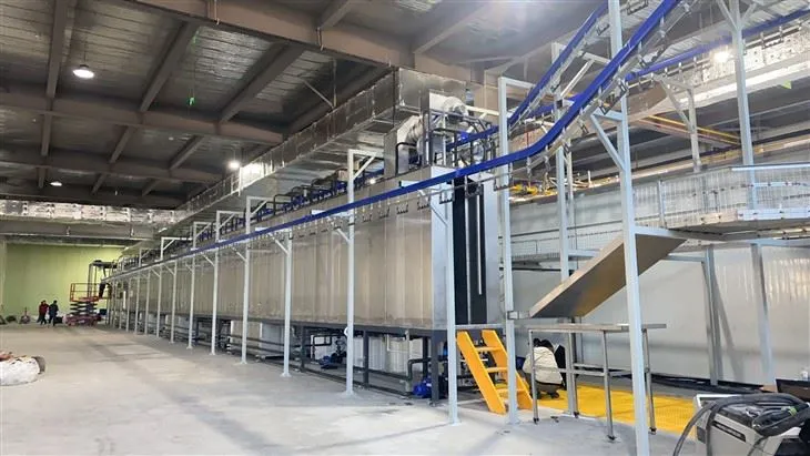 Πλήρης αυτόματη γραμμή επίστρωσης πούδρας για επεξεργασία επιφάνειας μεταλλικών προϊόντων